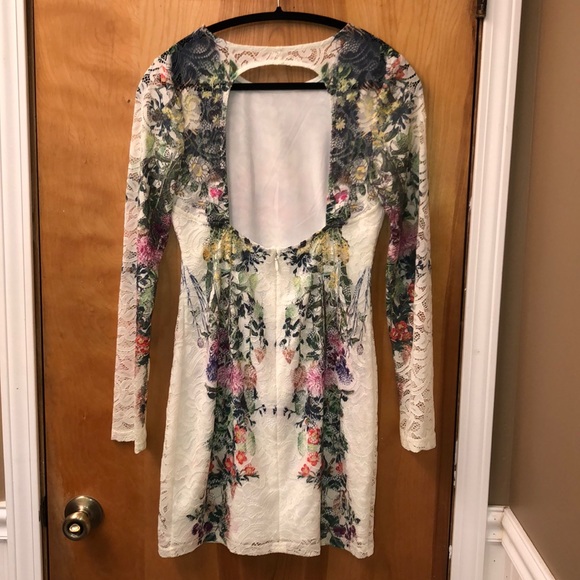 Backless lace dress - Picture 2 of 3